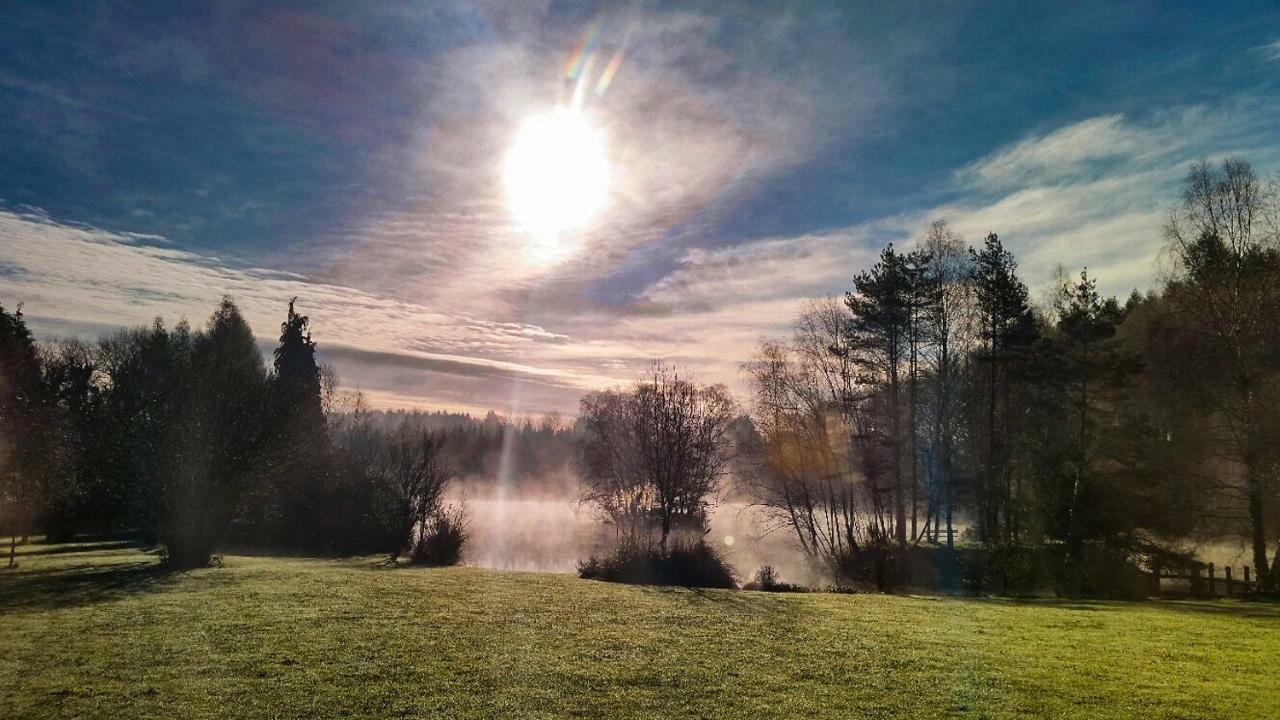 Spruce Lake Sauviat-sur-Vige Exteriér fotografie